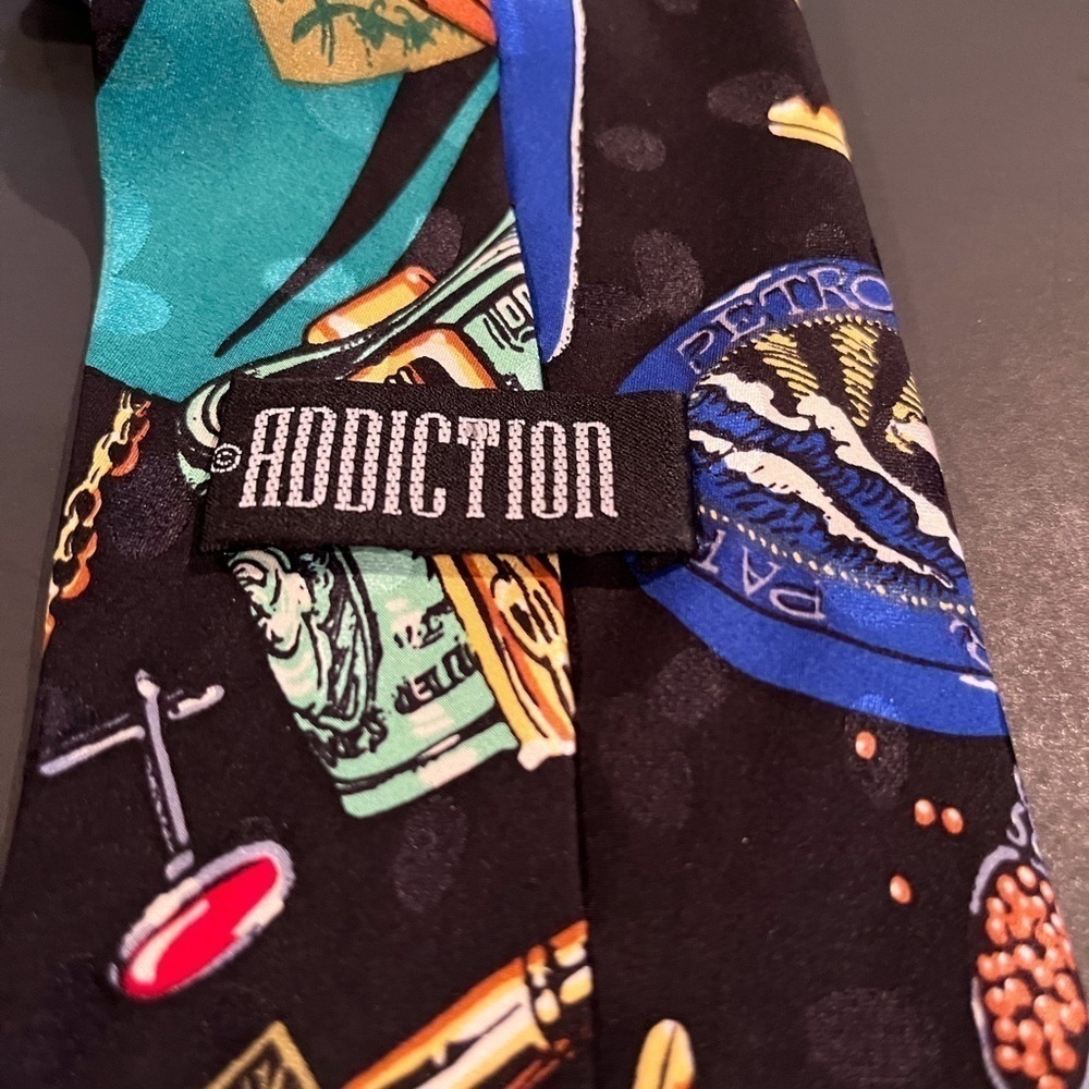 Big Spender Tie - Picture 5 of 6